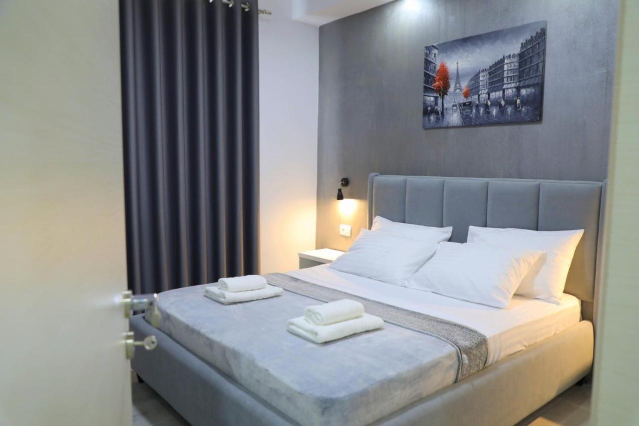 J&m Luxury * Sarandë